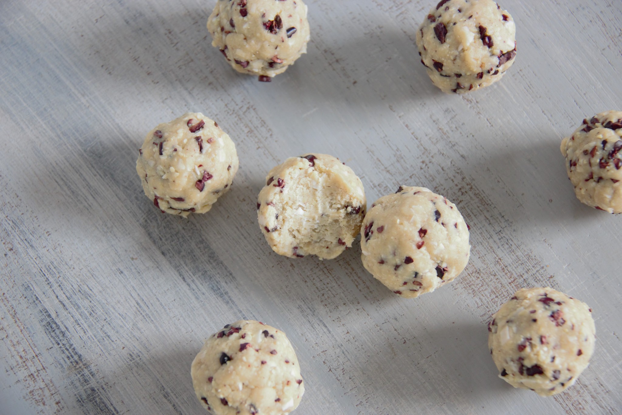 Mint Choc Chip Cookie Dough Balls (paleo, vegan, grain free)