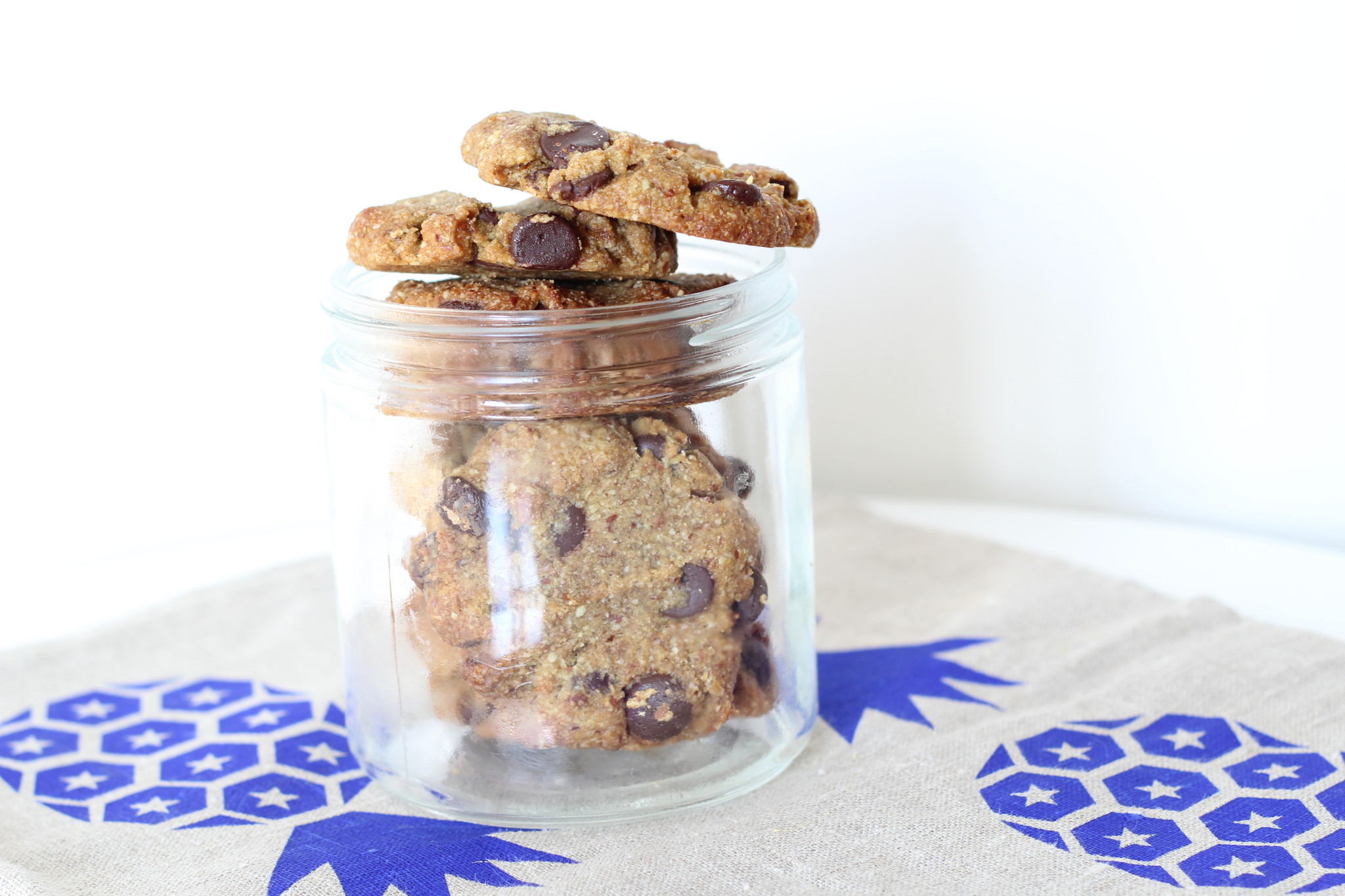 Super-Simple Paleo Choc Chip Cookies 