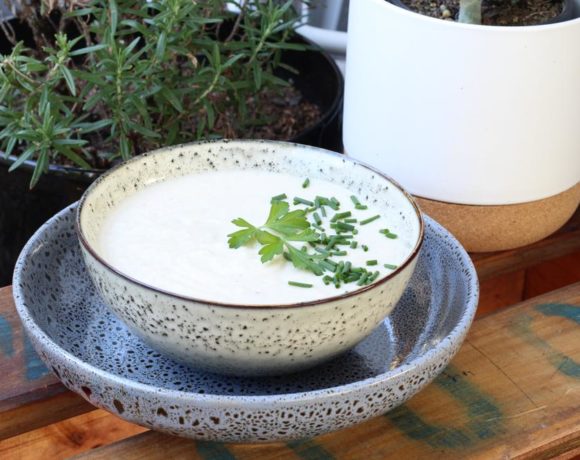 Cauliflower & Bacon Soup (paleo. vegan option. gut healing)