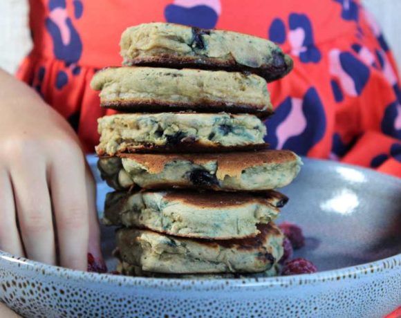 Super Fluffy Blueberry Pancakes (gluten free. dairy free. egg free. vegan)